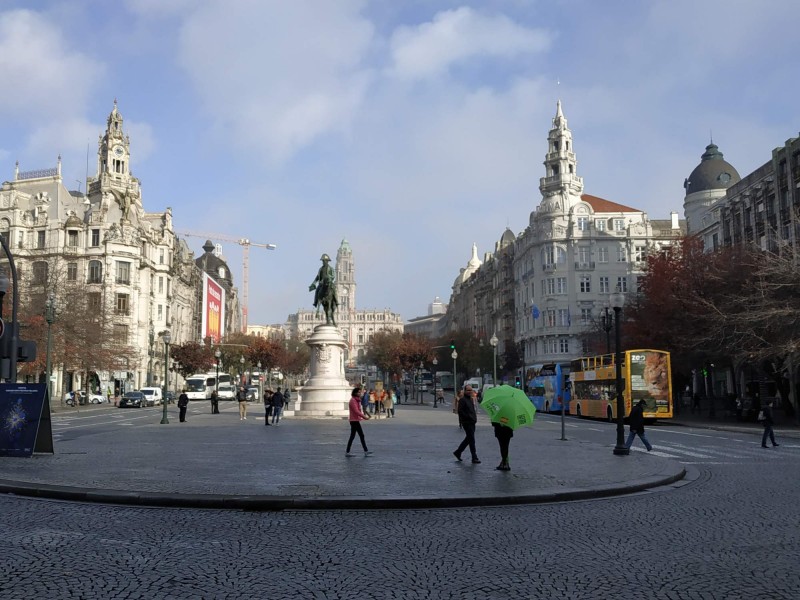 Pred cestou na letiste se konecne vycasilo - Praça da Liberdade