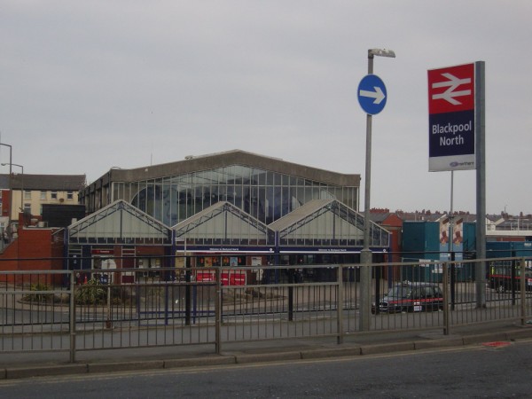 Vlakove nadrazi Blackpool North odkud jsem jel primym vlakem na letiste v Manchestru