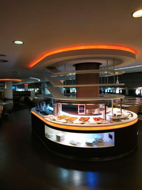 Rano ve Skyteam salonku jeste nikdo nebyl