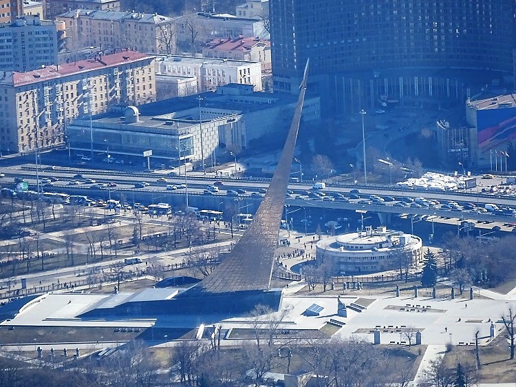 8 pomník.JPG