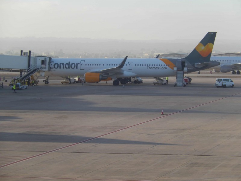 To není 757, je to jen "náhrada" ..A321:)