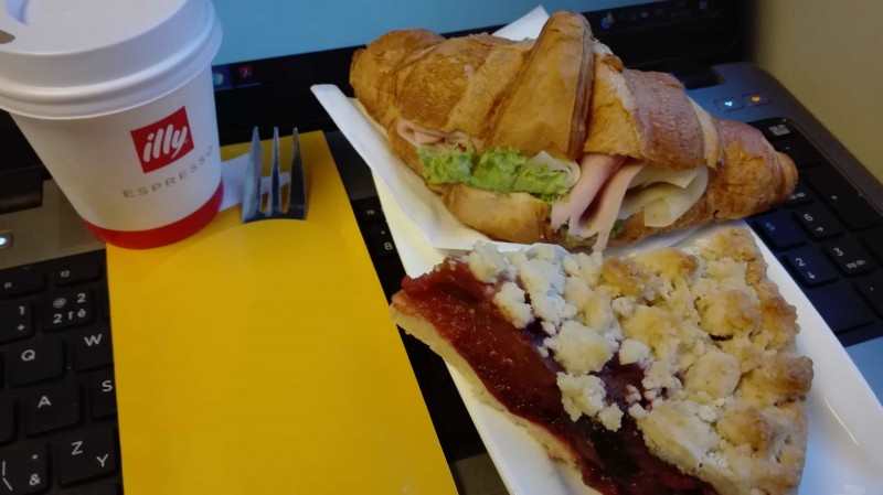 Snídaně ve vlaku