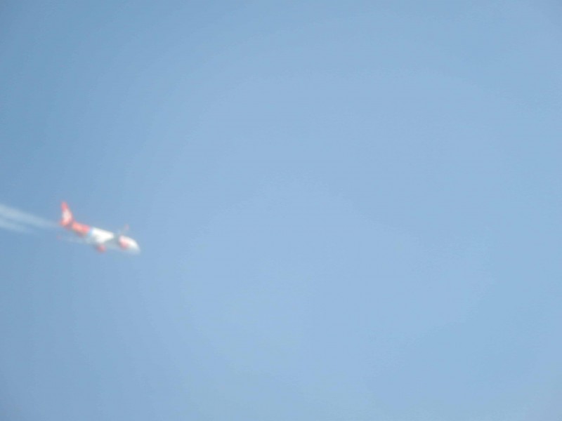 Fotka hrozná, ale přímo! přes nás se mihnul stín Airbusu Air Malta