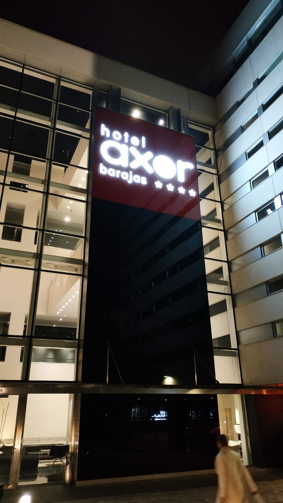 Hotel Axor pres hotwire.com hot deals