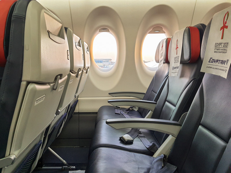 18_EgyptAir_220_economy.jpg