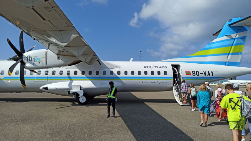 Krásné nové ATR72-600. Servis na 15ti minutovém letu byl ručníček a mentos bonbón.