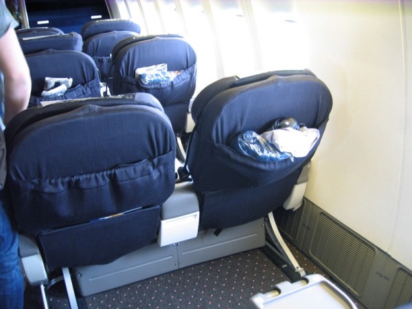 Business Class v B772 UA