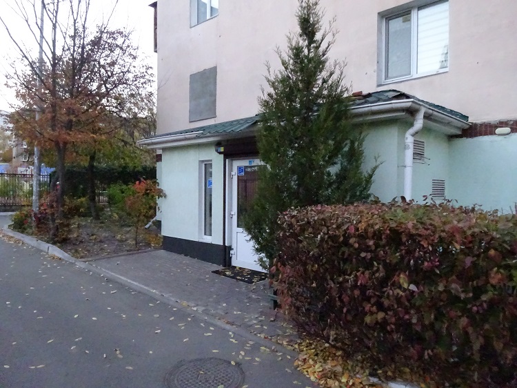 4 hotel.JPG