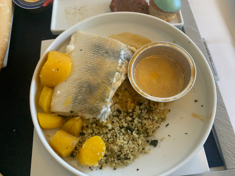 Dnes ryba. Veal byl dle crew stejný, který jsem měl minulý měsíc na CDG-LIM