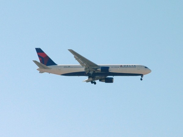 DL B767