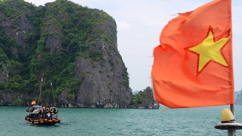Výlet lodí v zátoce Ha Long