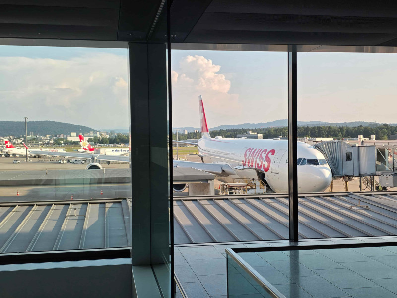 A340-300 HB-JMB se jménem Zürich v ZRH