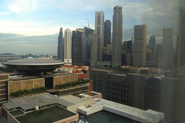 Personův výhled z pokoje na CBD v Singapuru...