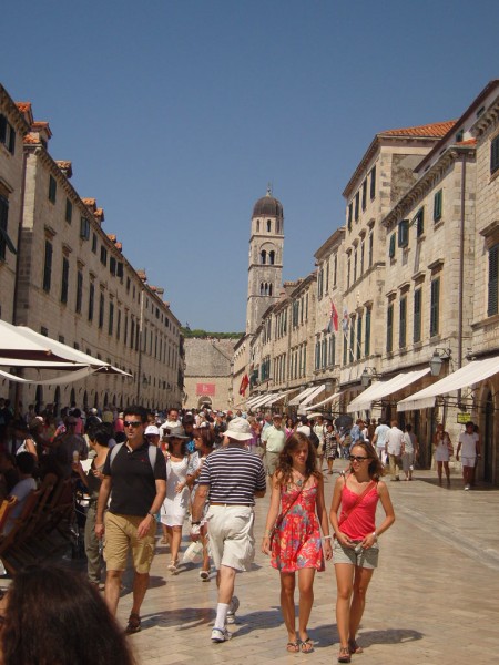 Ulice Dubrovniku za svetla