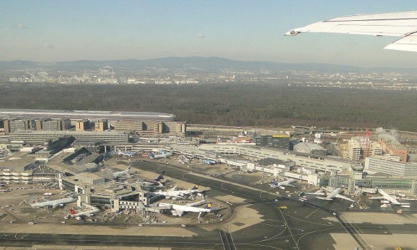 122 FRA airport.jpg