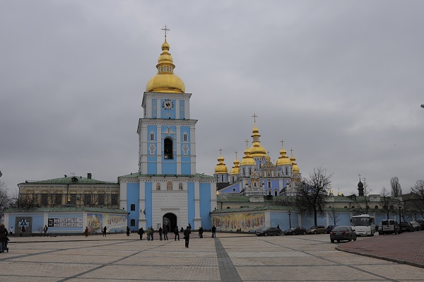 a naproti druhej kostel.jpg