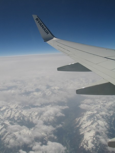 Ryanair GPA-STN, někde nad Alpami