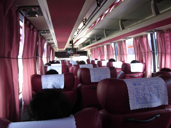 Luxusní autobusy z Incheonu - pohodlnost sedaček připomíná bussines class