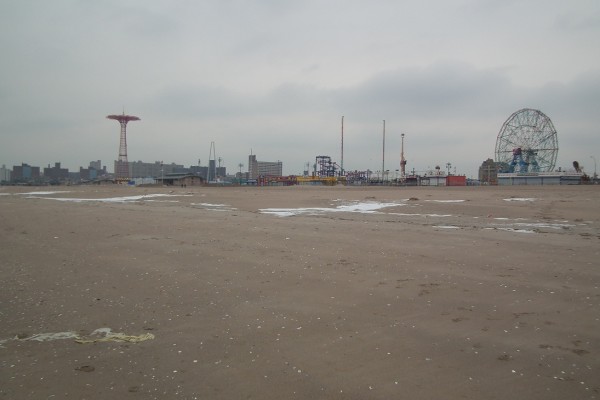 Coney Island ještě před sezonou