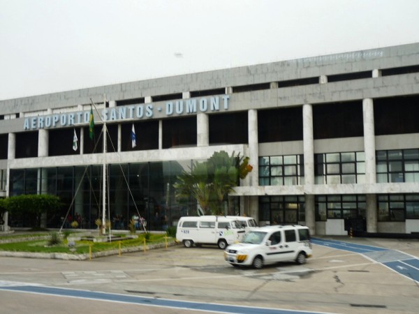 SDU airside pri jizde busem k letadlu